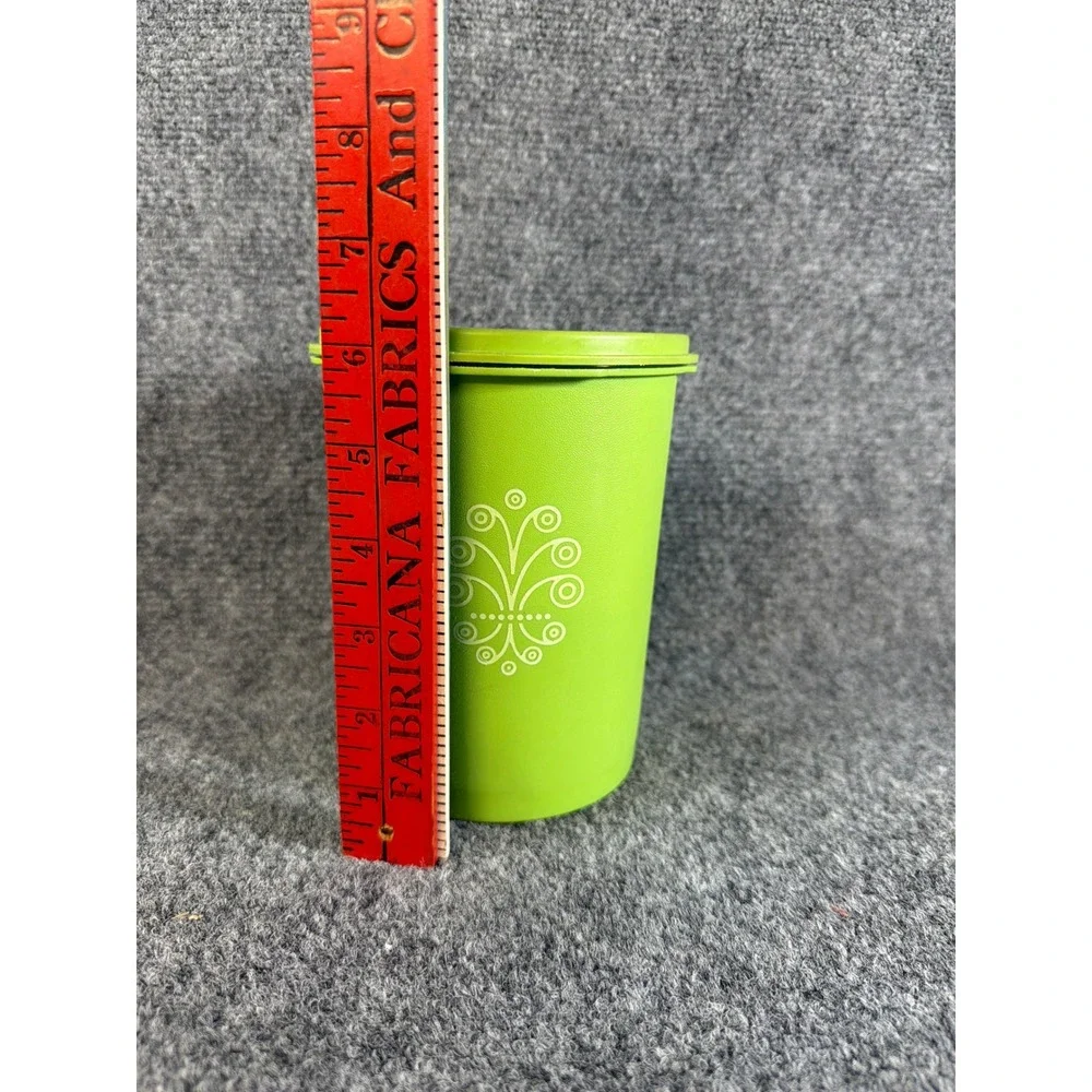 Vintage Tupperware Lime Green Servalier Canister 811-6 Sunburst Lid 6.75in
